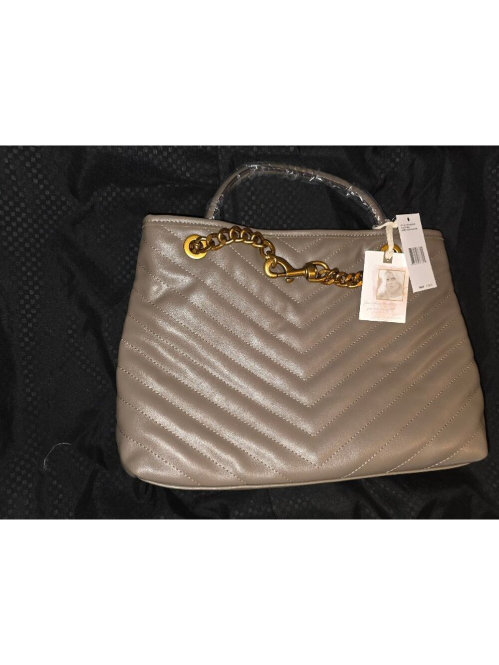 Jessica Simpson Beige Quilted Tote Bag With Gold Chain Handles & Magnetic Closur